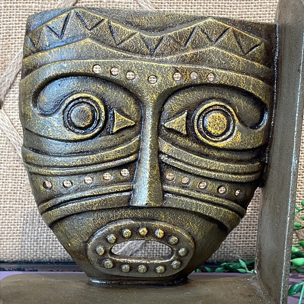 Mask bookend
